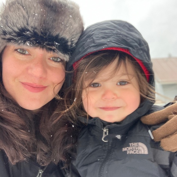 Meet your Posher, Nichol - Picture 2 of 3